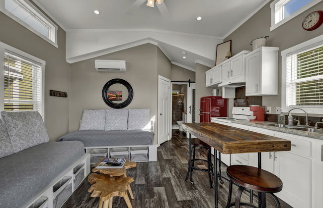 Luxurious Hill Country Retreat With Pool and Firepit! - Photo 9