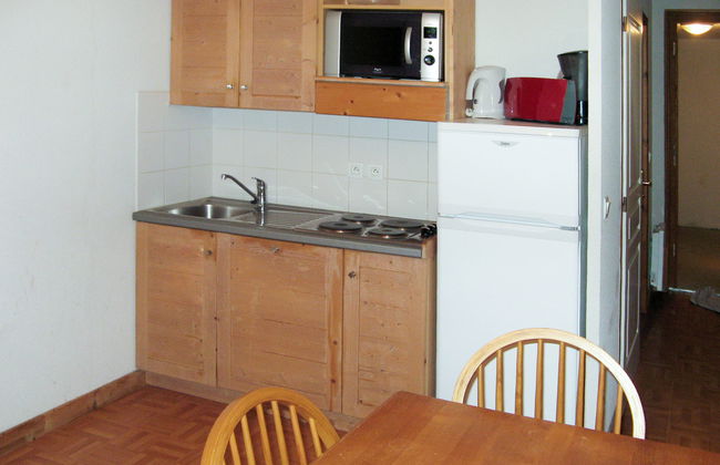 2 bedroom Apartment in Fontcouverte-la-Toussuire with swimming pool and garden - Photo 7