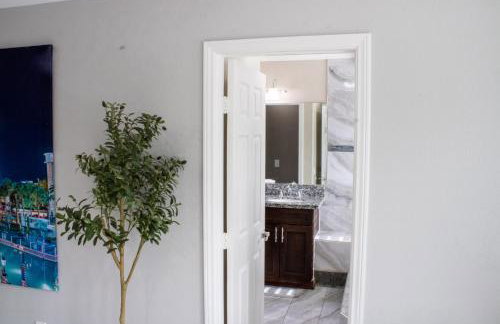 Heated Salt Pool, BBQ, Movie Projector, Stereo, Billiards Table, Arcade Game, Darts - Stone Sanctuary NW at Childrens Memorial Park, Pool Heat Optional - Foto 19