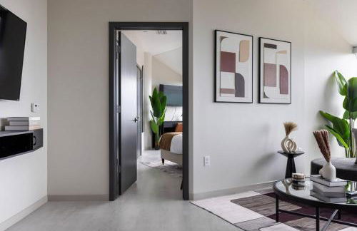 Luxury Downtown King Bed, Rooftop Pool - Photo 41