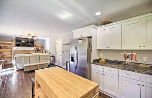 Lakefront Kingsport Home with Private Hot Tub! - Foto 15