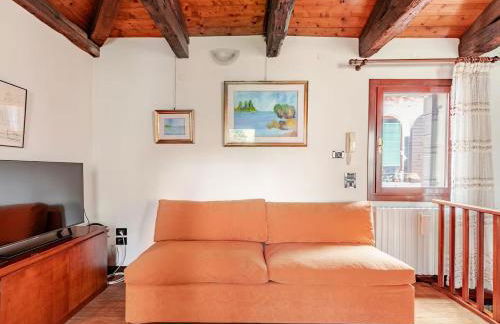 Murano Glass Residence - Photo 10