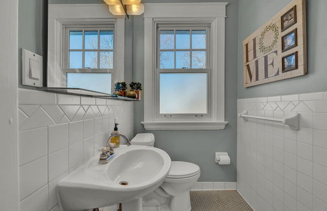 Oakley Square 3br Charmer - Total Walkability 3 Bedroom Home by RedAwning - Foto 16