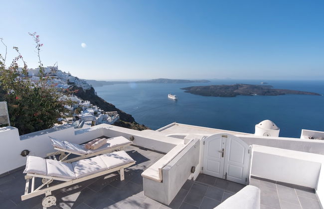 Karpimo Horizon - Caldera View with private hot tub - Photo 33