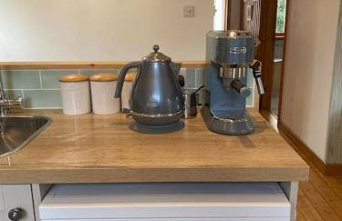 Riverside Cottage with balcony and fishing jetty - Foto 15