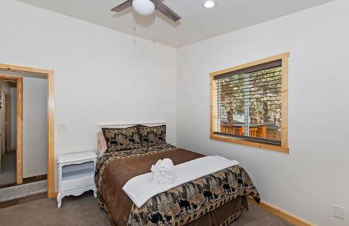 Stylish Elysian Big Bear Cabin w Enclosed backyard - Foto 27