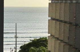 Apto 711 - Elegância com vista parcial da Praia - Foto 8