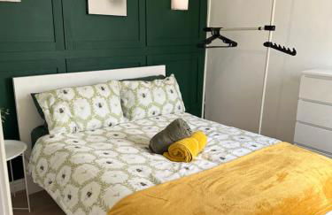 Beautiful Bungalow Awaits Your Short Term Stay - Foto 2