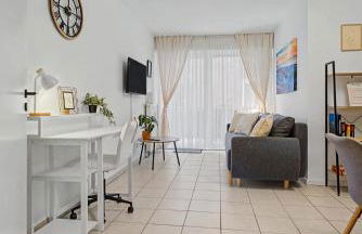 Neu Renoviert - 4 Schlafplätze, Zentral, Terrasse - Photo 5