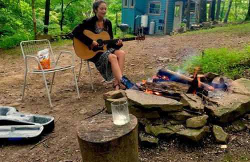 Rustic Off-Grid Cabin Getaway near Wayne National Forest, Ohio - Foto 6