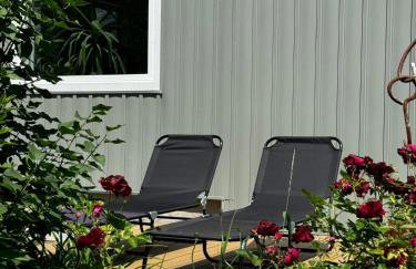 Hillcrest Cottage - Charming Cottage with hot tub and view! - Photo 46