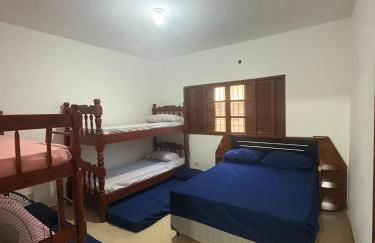 Casa Amarela, 3 Quartos , 15 camas, Acesso rápido às praias - Foto 18