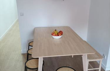 COOL! 5' to metro. 15' to Center/beach by metro. - Photo 5