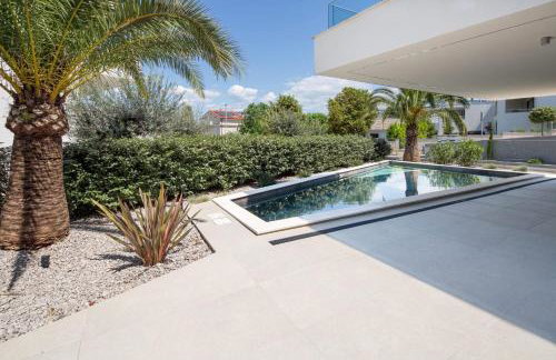 HADRIE LUXURY RESORT AND VILLAS Azimut - Photo 8