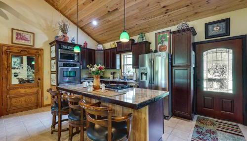 Flag Hole Riverfront Cabin Near Local Attractions! - Foto 5