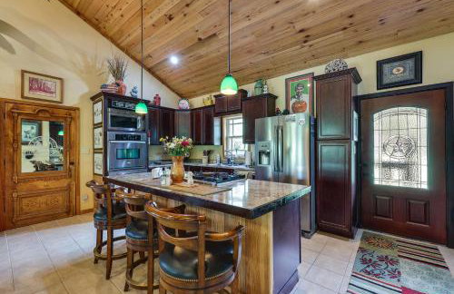 Flag Hole Riverfront Cabin Near Local Attractions! - Foto 5