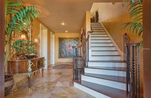 Large Mediterranean Oasis - Water Views & Pool - Photo 21