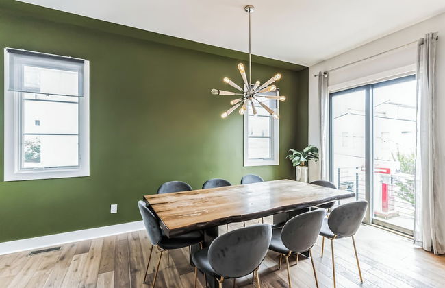 Chic Townhome for 10 W/rooftop - Foto 21