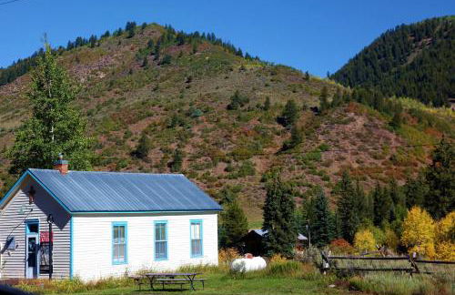 Pet-Friendly Cabin Getaway for Groups near Aspen, Colorado - Photo 12