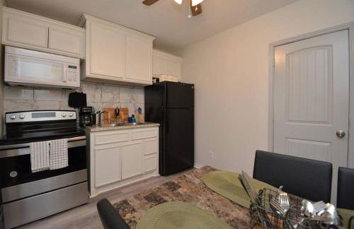 SuperValue Suite #2 @ East End Revitalized - Foto 9