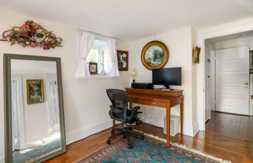 Charming & Whimsical Historic River Home - Photo 35