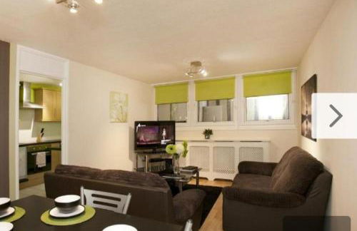 "Snooze Central" - City Centre Apartments above Victoria Centre Shopping Centre with full Kitchen in Milton Street - up to 4 Beds - most Central Location next to the Hilton Hotel - Outdoor Parking for Cars or Vans five pounds a day - Sunday 1pm Check-Out - Photo 9