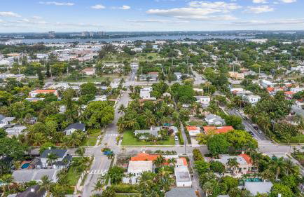 Sunny 4BR Getaway Pool & Private Guest Suite - Foto 57