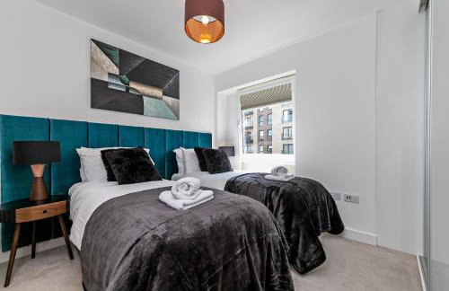 LUXURY AIRPORT SUITE, FREE Parking, FANTASTIC Location, Close To Airport, Train Station And Town Centre - Foto 13