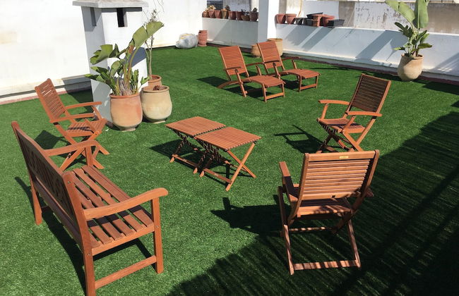 Luxurious Apartment with Private Garden - Photo 21