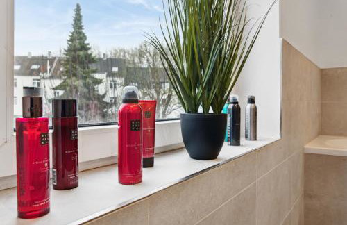 Modern-Netflix-Messe-Veltins Arena-Free Parking - Foto 24