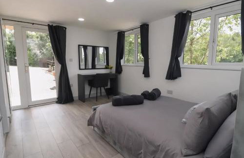 The Cabin - Private Car Park with CCTV - Fast WiFi - Peaceful Retreat with Views for Business or Couples - Foto 7