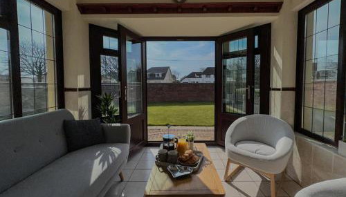 Maesllan - A Spacious Holiday Home in Porthcawl - 5 bedrooms, sleeps up to 10 people - Foto 5, Garden view