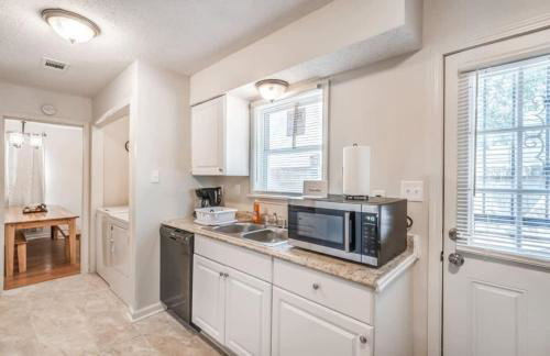 Near Parks & Shopping- Hickory Ridge Hideaway - Foto 26