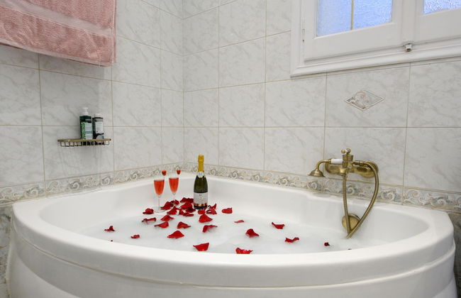 Regina's Downtown Apartment by CorfuEscapes - Foto 48