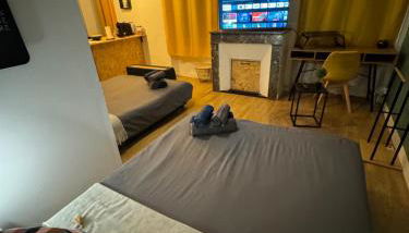 Charmant appartement climatisé aux pieds de la cité - Foto 2