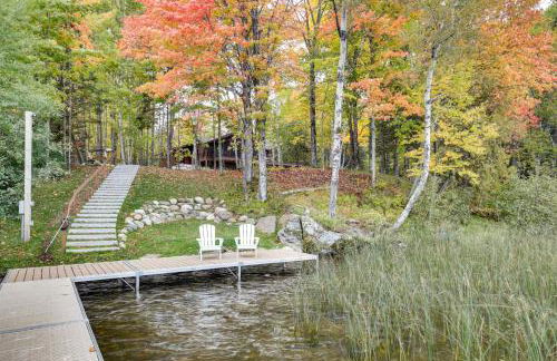 Impressive Presque Isle Lake House with Water Access - Foto 35