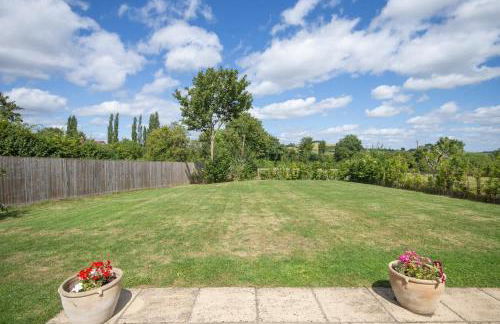 Beautiful Barn Stunning Views Parking & Garden - Photo 22