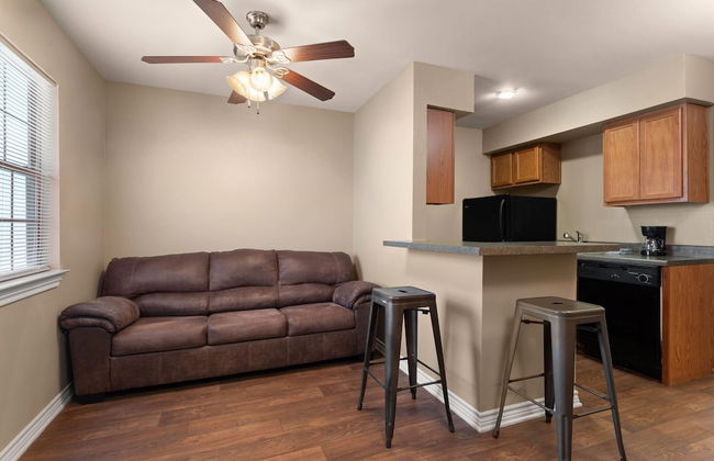 Eagle's Den Suites Carrizo Springs a Travelodge by Wyndham - Foto 9