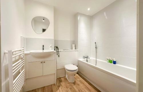 Luxury 2 Bedroom City Centre Apartment - Secure Parking - Amazing location! - Foto 22