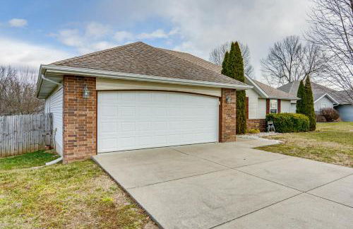 Springfield Area Retreat! Family Home with Yard - Foto 37