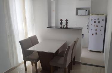 FLAT ACONCHEGANTE poucos min da praia - Foto 32