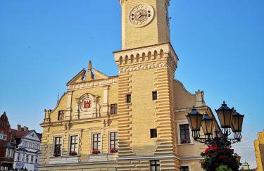 Przy ratuszu - Foto 10