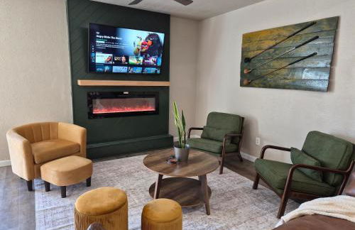 Stylish Newly Remodeled Home with Putting Green - Foto 2