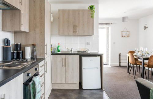 Modern 1-Bed Apartment with Parking near Heathrow - Photo 30