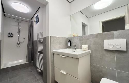 140qm - 4 Zimmer- Parkplatz - Autobahn - blauer See - MalliBase Apartments - Foto 12