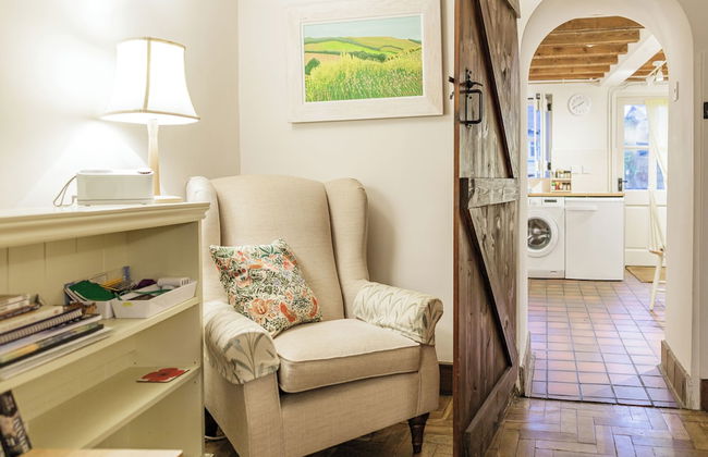 Honeypot Cottage-Lovely Bolthole in Stow - Photo 35