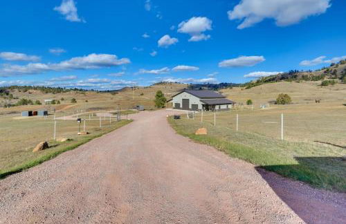 Trail Access and Scenic Views! Rural Hot Springs Gem - Foto 3