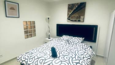 F2 Escale CDG calme à 20 mins de paris , Stade 2 France, Aéro CDG, Parc des expositions, Disneyland Paris,Futuroscope, Tour Eiffel - Foto 2