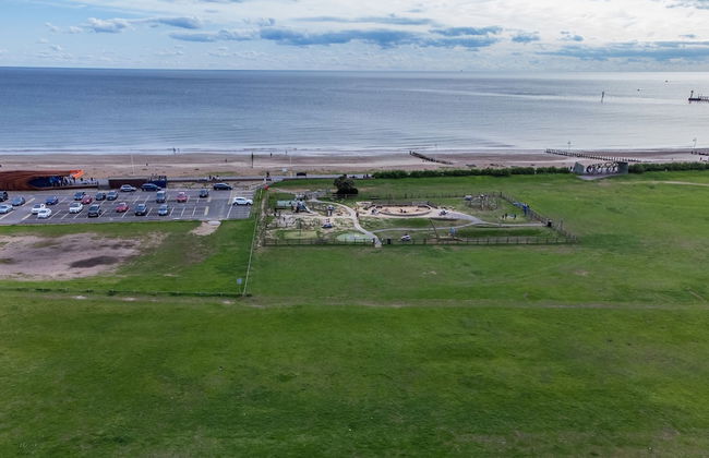 Seafront Apartment Private Garden & Free Parking - Foto 23