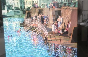 Victorian Seafront House - Photo 21